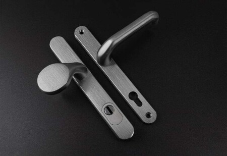 Bezpečnostní kování MPK - SECURO A04 PLUS - USO M1 COSLAN (F9 - Nerez elox) - s překrytkou